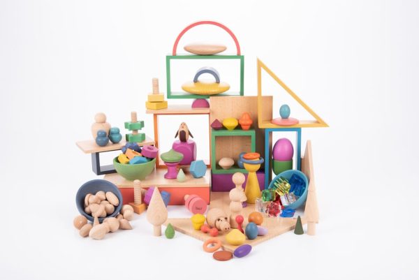 Houten regenboog architect Set van TickiT met ander houten speelgoed