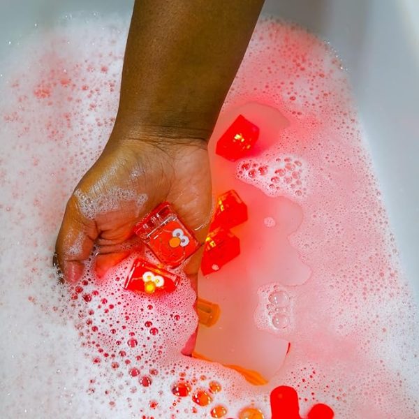 Glo Pals Elmo in water