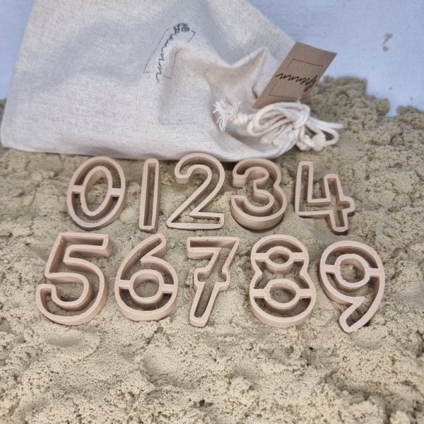 Grennn Cijfer Uitstekers in zand