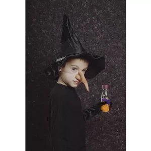 Kind met Petit Boum sensorische fles Halloween