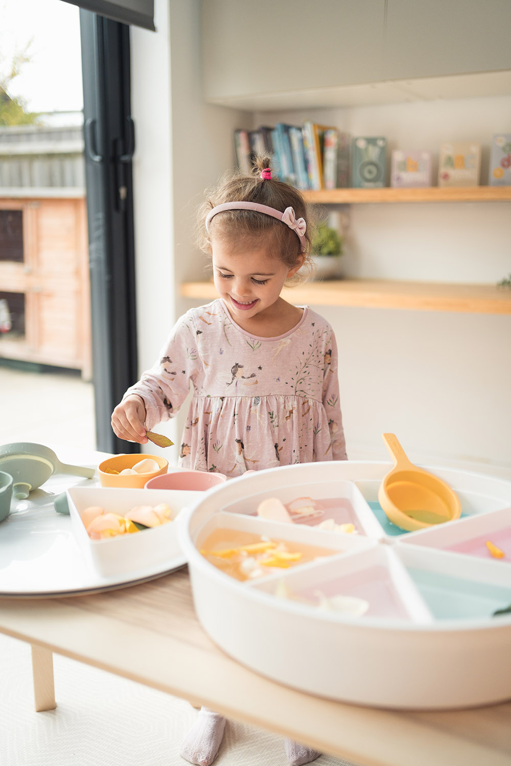 Inspire My Play Play Tray met deksel en 6 uitneembare bakjes 5 Inspire My Play Play Tray