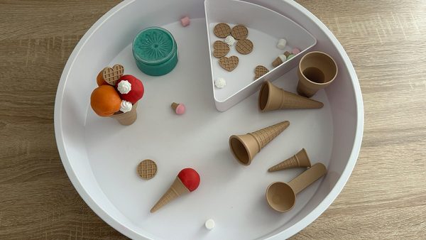 Sensorische speelbak ijsjes