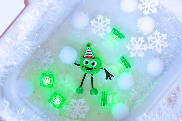 Glo Pals kerst speelvriendje inclusief 2 lichtgevende blokjes
