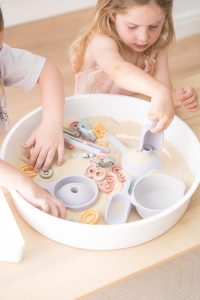 Wat is sensorisch speelgoed? 2 Inspire My Play - Starter Kit Speelgereedschap - Paars