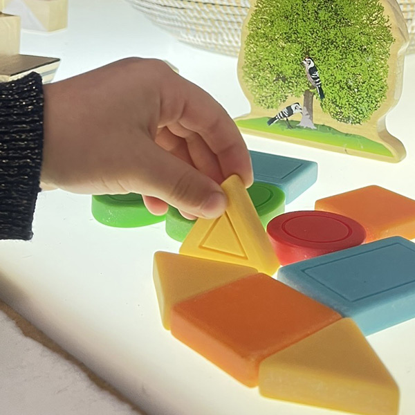 Yellow Door Speelstenen – Vormen en Kleuren 6 Yellow Door Speelstenen – Vormen en Kleuren